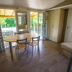 Du Chateau 2* Hondainville