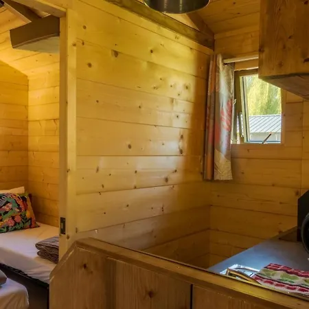 Campsite Du Chateau Hondainville