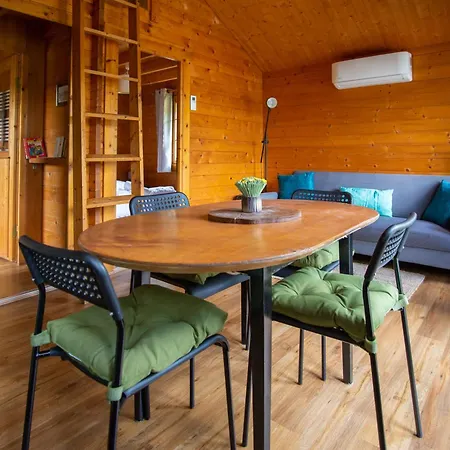 Campsite Du Chateau Hondainville