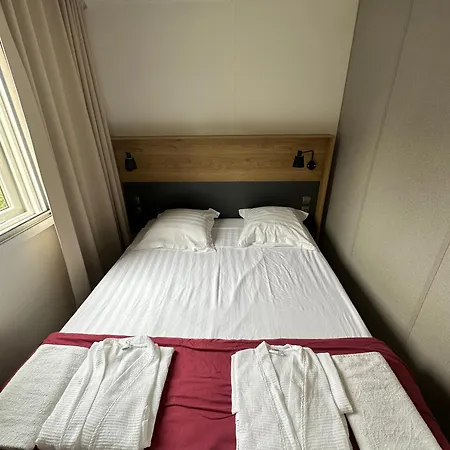 绿色城堡露营地 营地